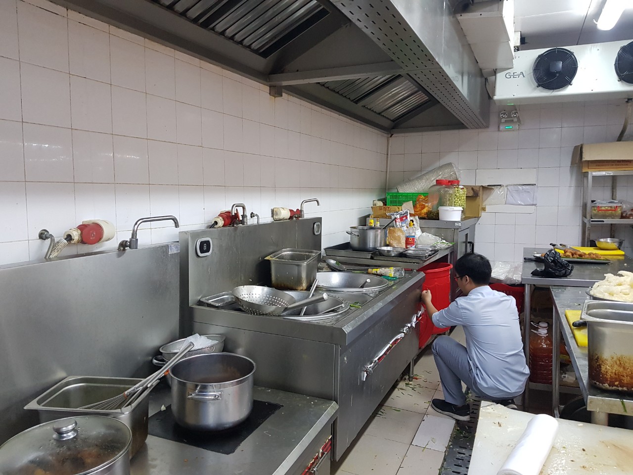 sửa bếp từ công nghiệp uy tín